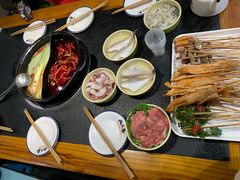 -两三事小郡肝串串香火锅(桂庙店)