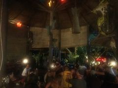 -乌托邦酒吧和餐厅