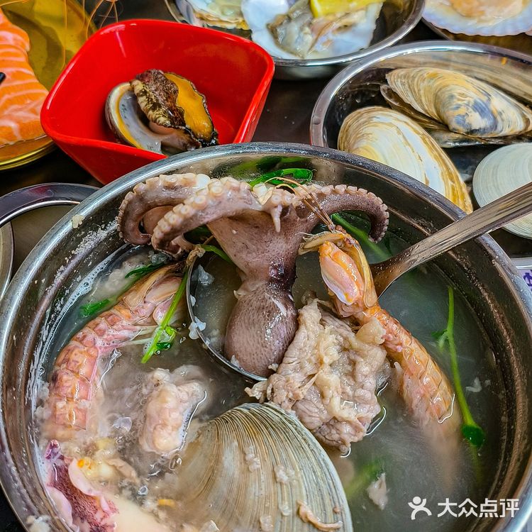 缸里现捞 想吃什么直接拿 肉眼可见的新鲜！