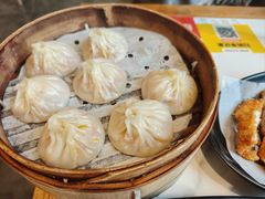 蟹粉鲜肉-馋三尺蟹粉小笼(人民广场店)