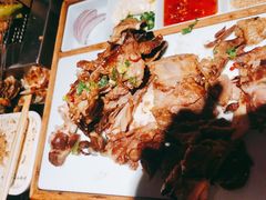 爆款烤羊腿-橦橦小马扎烧烤 (传媒大学店)