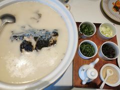 大砂锅炖鱼头（小份）-丹江渔村(望京店)