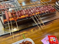 -哈尔滨小酒馆·鲜肉现穿自助烧烤(康新花园店)