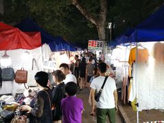 -吴山路夜市