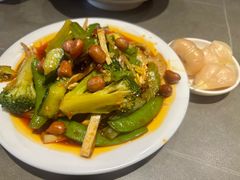 素拼-陈熹公民族美食文化餐厅(中华广场店)