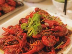 招牌十三香小龙虾-百味手拨龙虾馆(愚园路店)