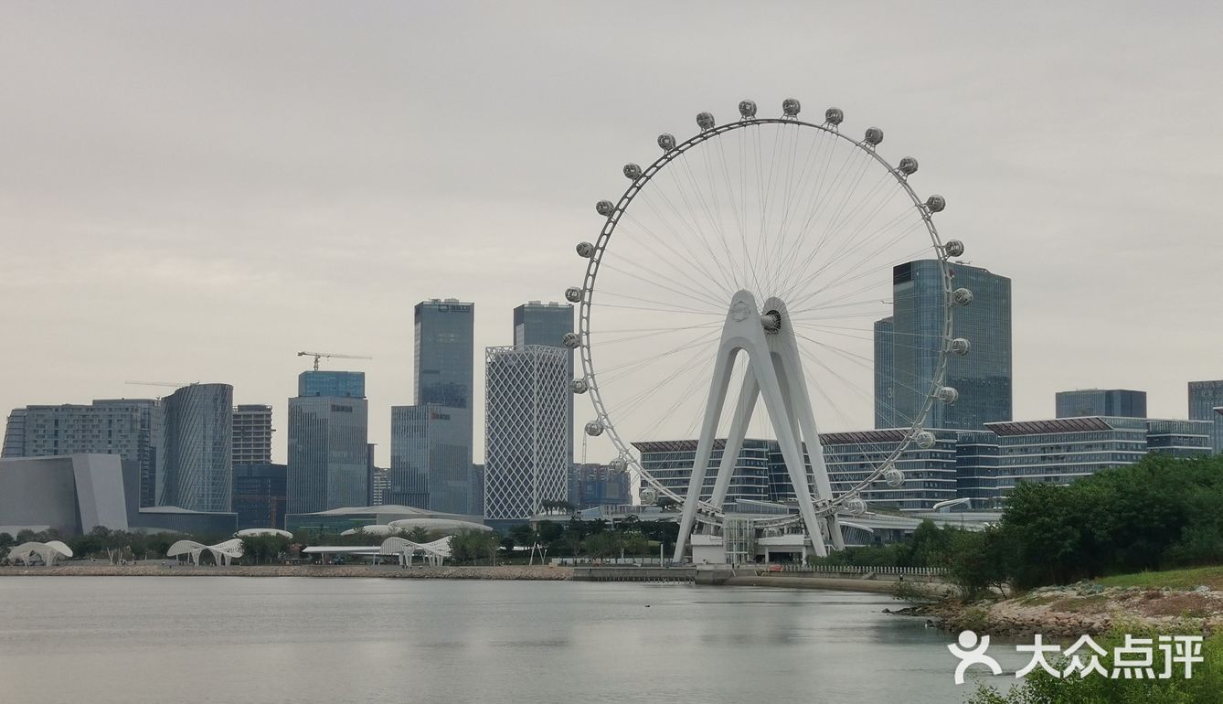宝安中心区网红地标摩天轮
