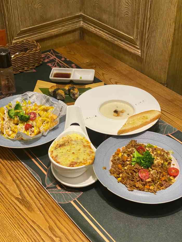 卡芭蒂娜·小西餐(万象城店)-"[薄荷]环境: 在万象城里面弯弯绕绕的具