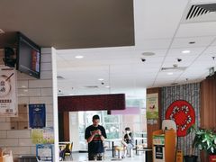 -麦当劳(莘松路芭比伦DT店)