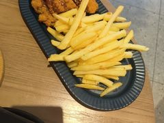 -必胜客(上海华谊新所店)