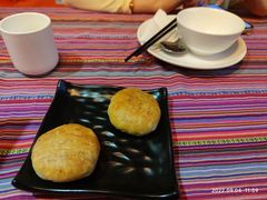 云南现烤鲜花饼-香巴拉云南餐厅(华莱坞店)