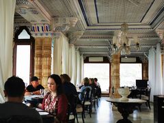 -Lake Shore Hotel & Restaurant