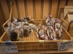 -天井·丑面包搭咖啡