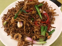 茶树菇炒干鱿-东森家宴·惠州客家菜