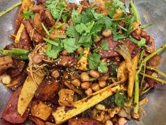 -愉肴麻辣香锅(中山路店)