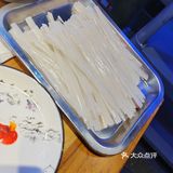 这家店大概是我在周边吃的几家铁锅炖中最好吃的
