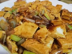 酱油炒豆腐-闻道食府烙饼卷带鱼(原车耳营店原大觉寺店)