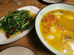-临界音乐酒馆·小龙虾·江湖菜(华熙LIVE·鱼洞店)