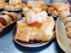 油炸鬼-洲心明记烧肉大粥(总店)