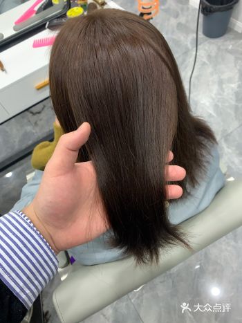 黑茶棕- 特别显白、非常的百搭、染完白两个度、不用担