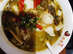 -渝是乎酸菜鱼(龙旗购物中心店)