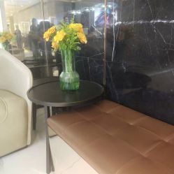 -罗亚帝造型·烫发染发