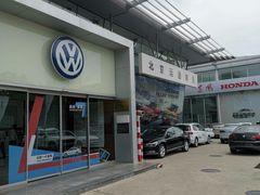 -北京运通博恩一汽大众4S店(亦庄店)