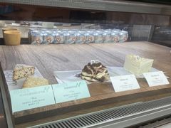 面包甜点陈列柜-fishtank鱼缸咖啡(三山街店)