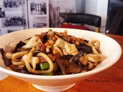 酸菜蘑菇炒米线-疆Jiang·新疆秘制料理