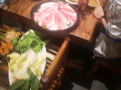 -老牌坊云南鱼豆花火锅(爱建店)