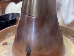 -果松木炭酸菜铜火锅·外婆参鸡汤