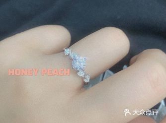 温柔优雅的钻戒分享哦！Blingbling的太闪啦！！！