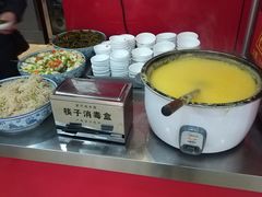 免费咸菜-闫家驴肉老店(华电一校店)