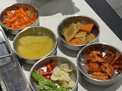 -山野的朋友露营炭火烤肉