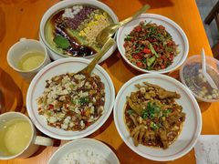 -蛮佬拾·乡里土菜馆(河西王府井店)