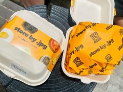 松露菌菇奶酪牛肉汉堡-JPG canteen(广州寺右公馆店)
