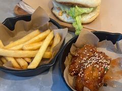 -必胜客(尹山湖歌林公园店)