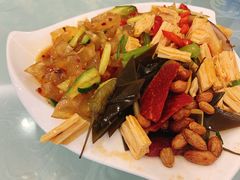 -黑龙江美食城(三角公园店)