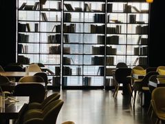 -钟书阁(松江泰晤士小镇店)