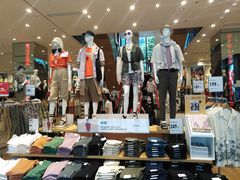 店内环境-优衣库(深圳万象天地旗舰店)