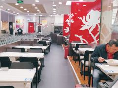大堂-康师傅私房牛肉面(北京南站店)