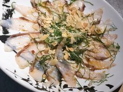 薄切鲜鱼片-穹六人间 people 6(岳阳路店)