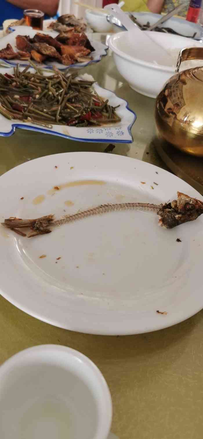 鱼把头-"达里湖北岸有一条街 都是批发市场和餐厅 ."-大众点评移动版