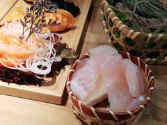 -湊湊火锅·茶憩(杭州湖滨银泰in77店)