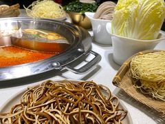 -老房老舍重庆火锅(假日城市店)