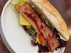 鸡排培根三明治-Miss Q Family甜品·蛋糕·法甜咖啡