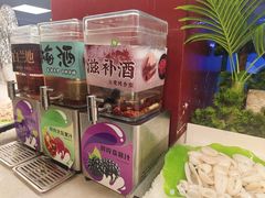 -四囍码头海鲜烧烤自助火锅(外滩南京东路悦荟广场店)