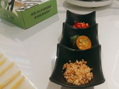 -洪氏嗨捞·广东猪肚鸡·椰子鸡火锅(西咸万象城店)
