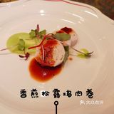 不用去迪士尼乐园排队就能和米奇米妮合影又抱抱