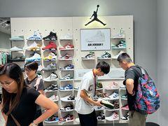 -ABC MART(心斎橋店)